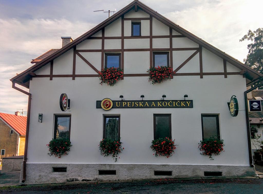 Hostinec U Pejska A Kocicky มาเรียอานซเกลาซนี ภายนอก รูปภาพ