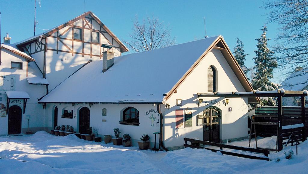 Hostinec U Pejska A Kocicky มาเรียอานซเกลาซนี ภายนอก รูปภาพ